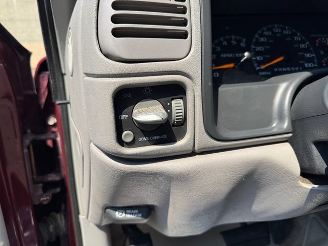 Used 1998 Chevrolet Silverado 1500 4x4 Extended Cab w/ Preferred Equipment Group 2 image 26