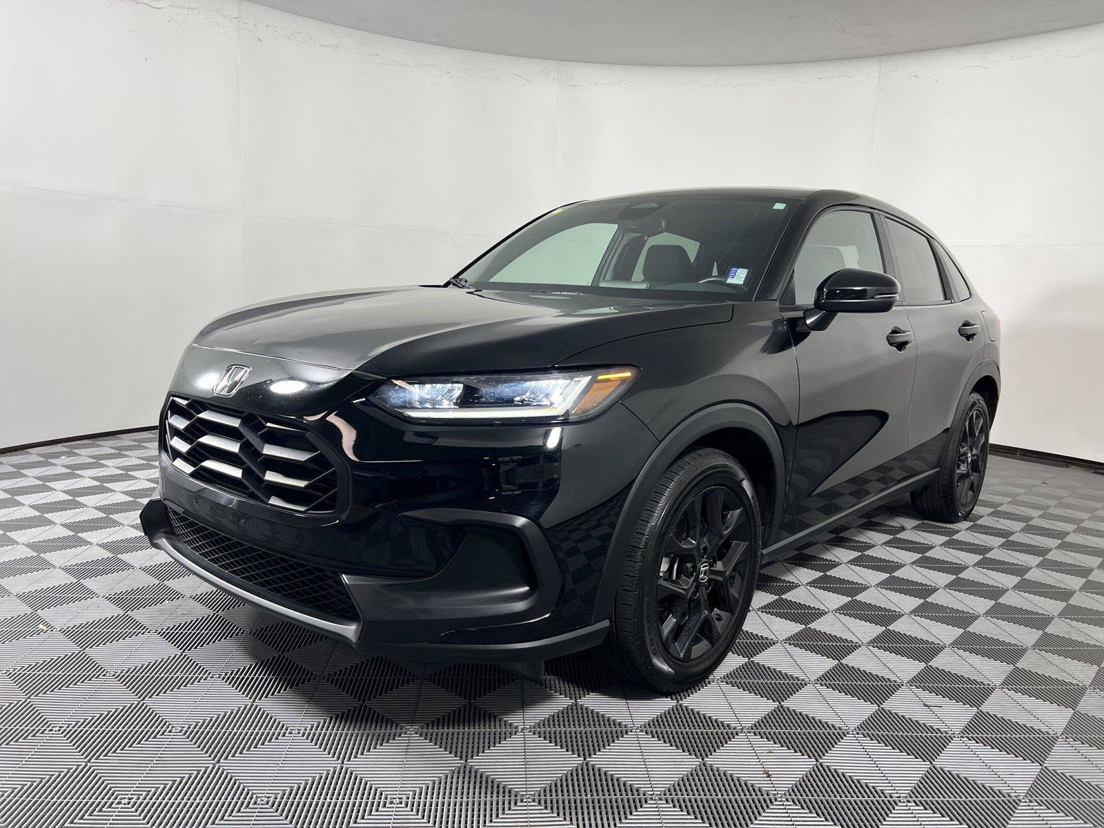 Used 2023 Honda HR-V Sport image 3