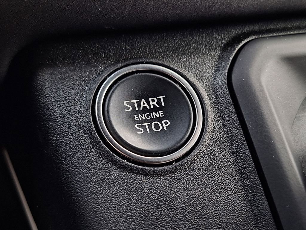 Used 2025 Land Rover Defender 110 S AWD/4WD image 28