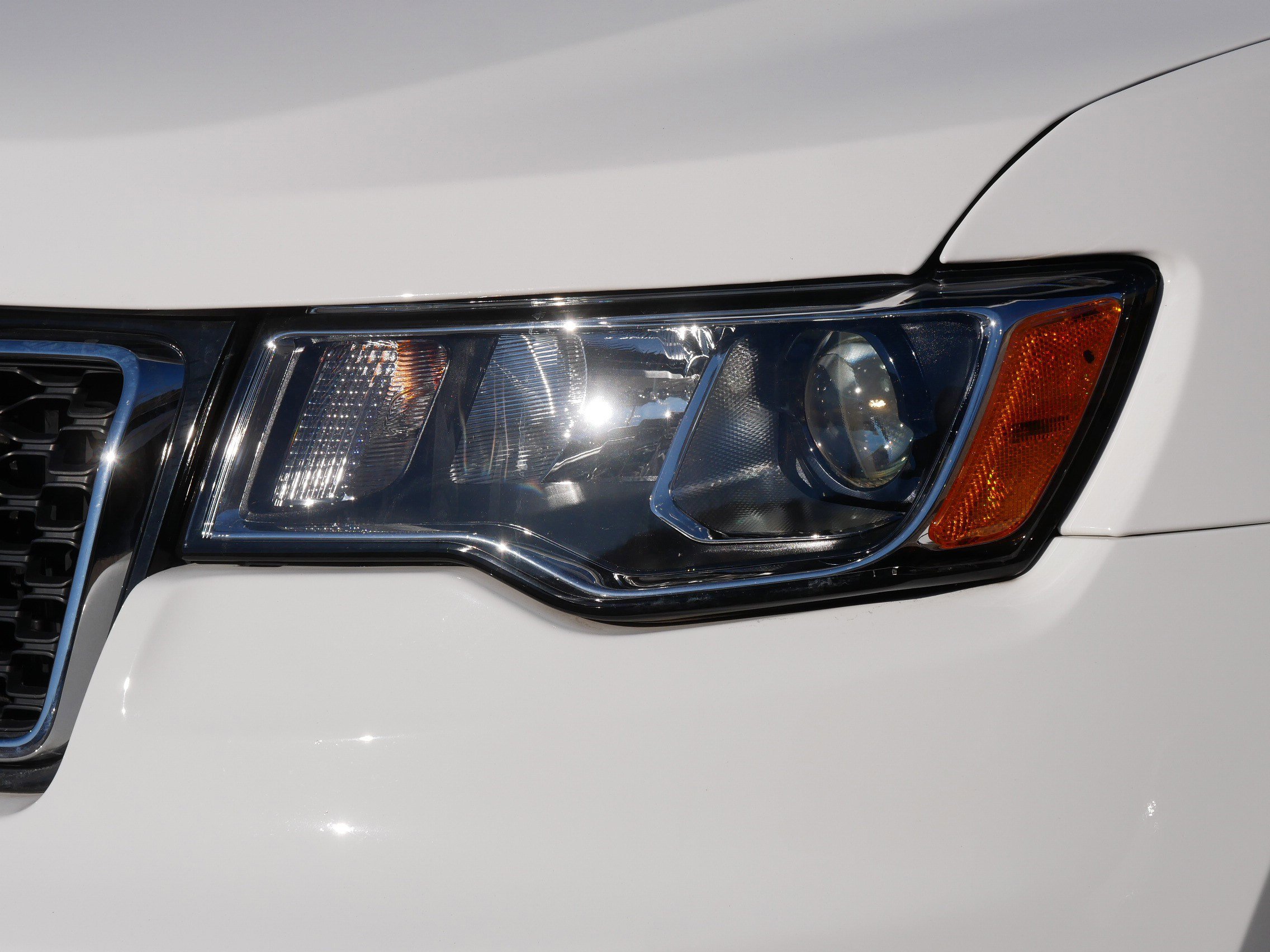 Certified 2021 Jeep Grand Cherokee Laredo w/ Security & Convenience Group image 16