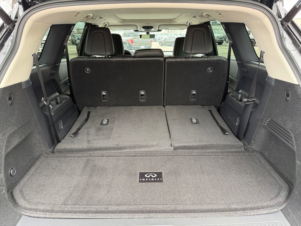 Certified 2026 INFINITI QX60 Luxe w/ Family Package AWD/4WD image 19