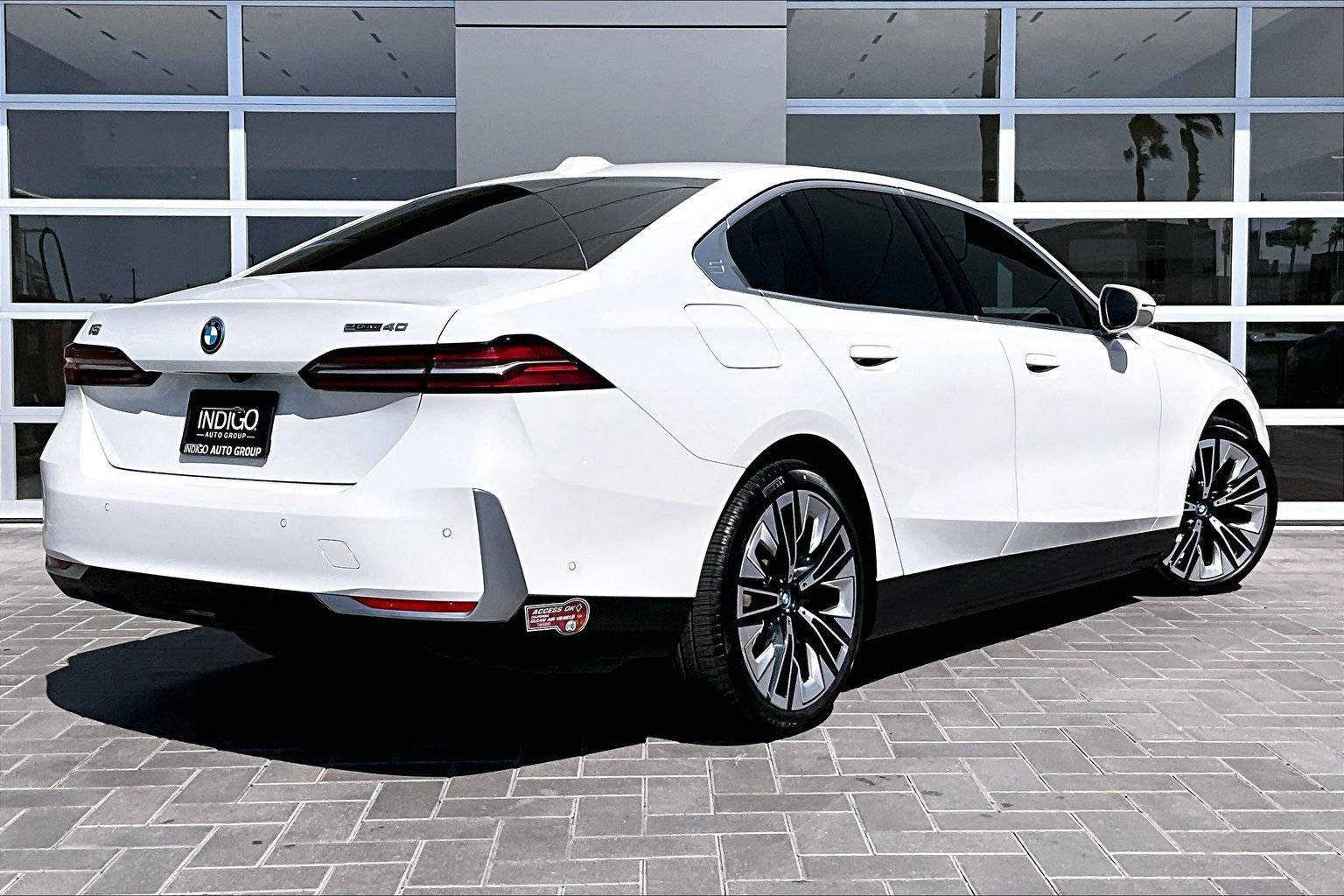 Used 2024 BMW i5 eDrive40i w/ M Sport Package image 12