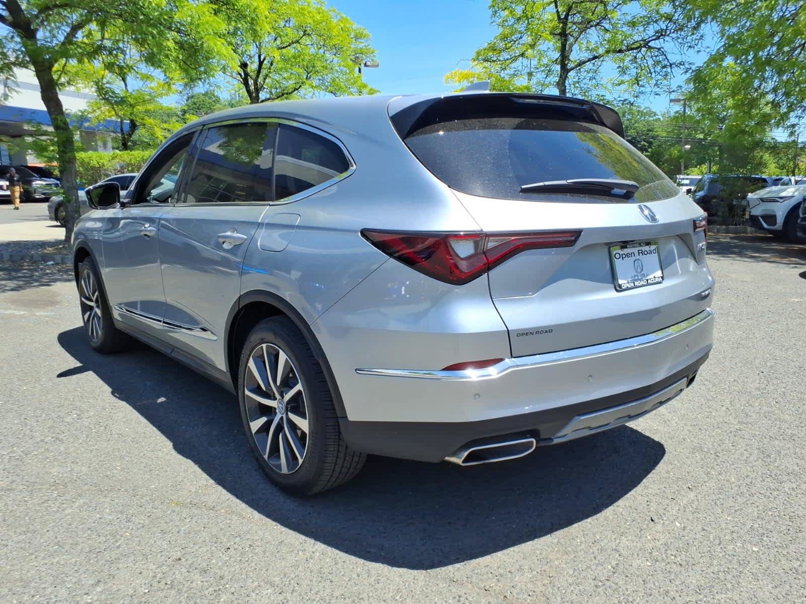 Used 2026 Acura MDX w/ Technology Package AWD/4WD image 4