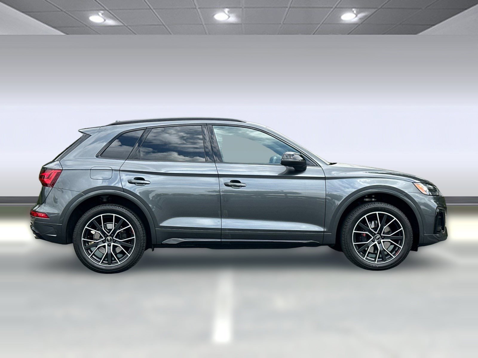 Used 2023 Audi SQ5 Premium Plus w/ Premium Plus Package AWD/4WD image 7