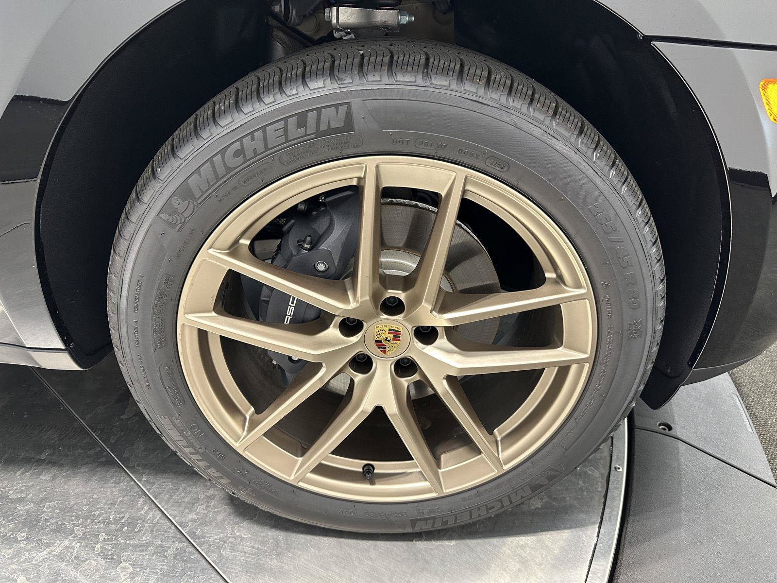 New 2026 Porsche Macan AWD/4WD image 6