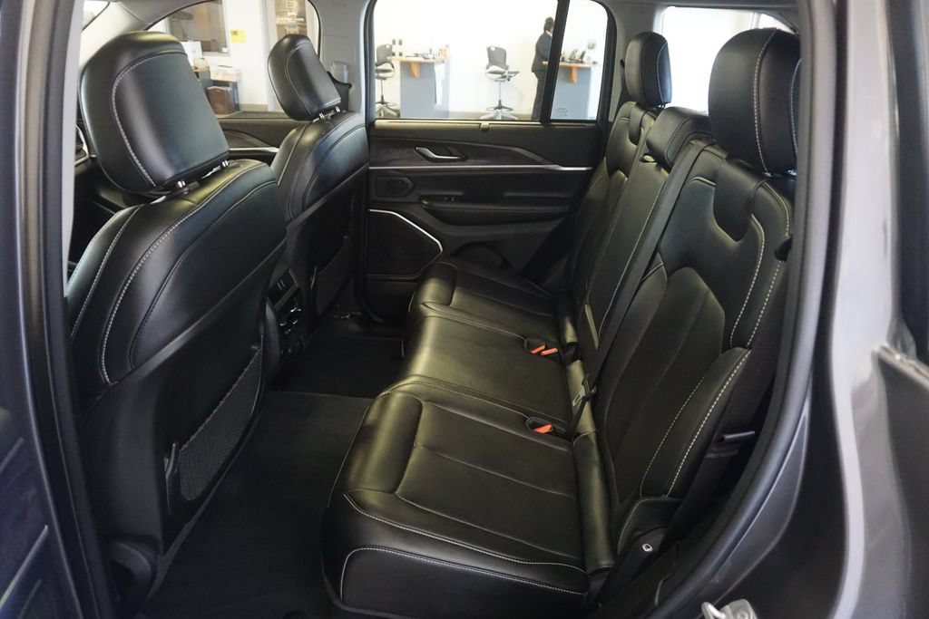 Used 2023 Jeep Grand Cherokee 4WD 4xe w/ Luxury Tech Group II image 24
