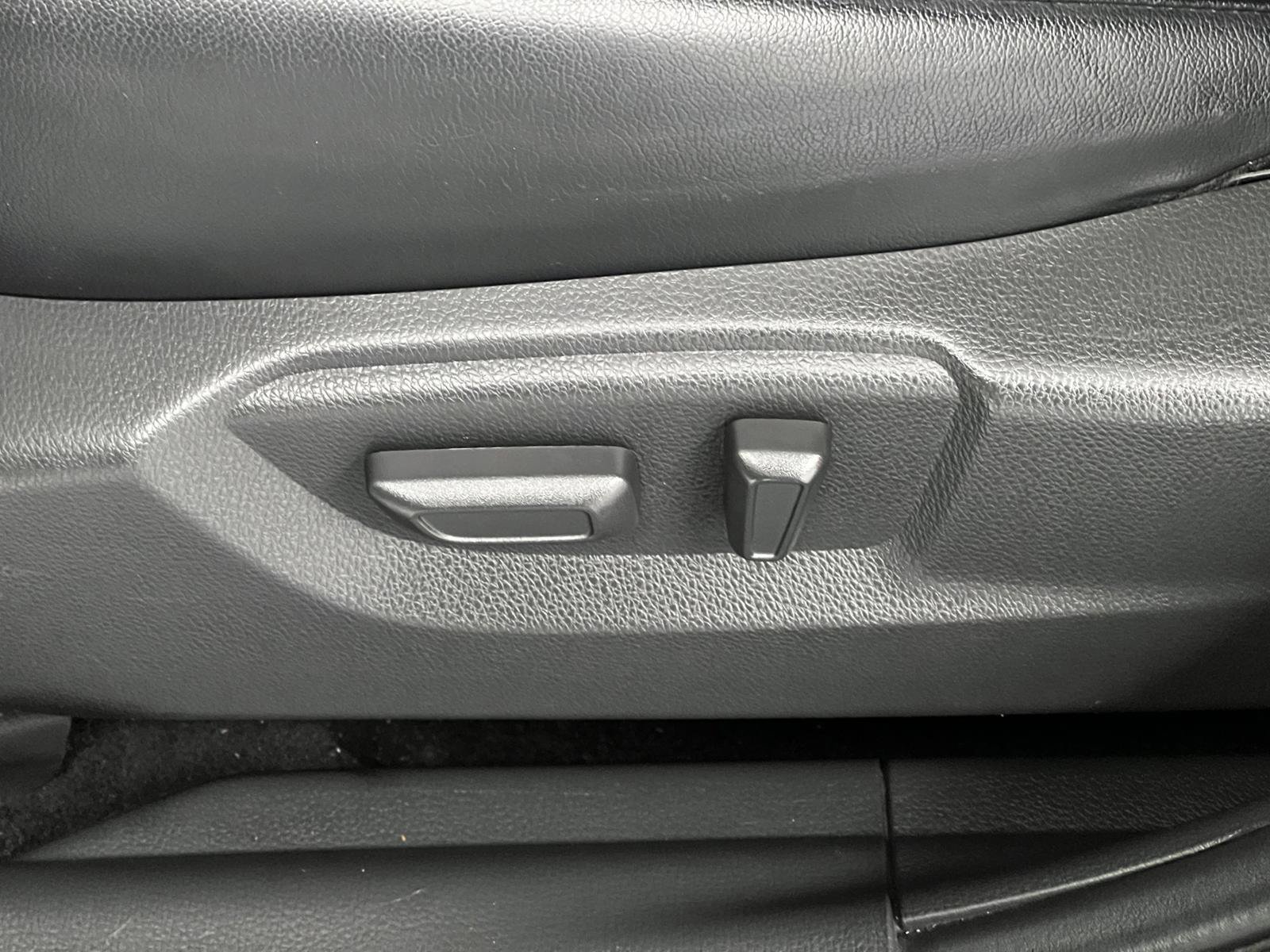 Used 2024 Mitsubishi Eclipse Cross SEL AWD/4WD image 14