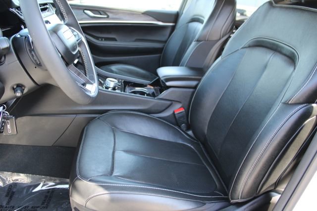 Used 2022 Jeep Grand Cherokee Limited 4xe w/ Luxury Tech Group II image 40