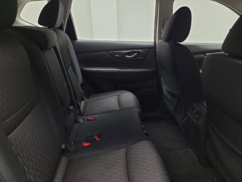 Used 2017 Nissan Rogue S image 19