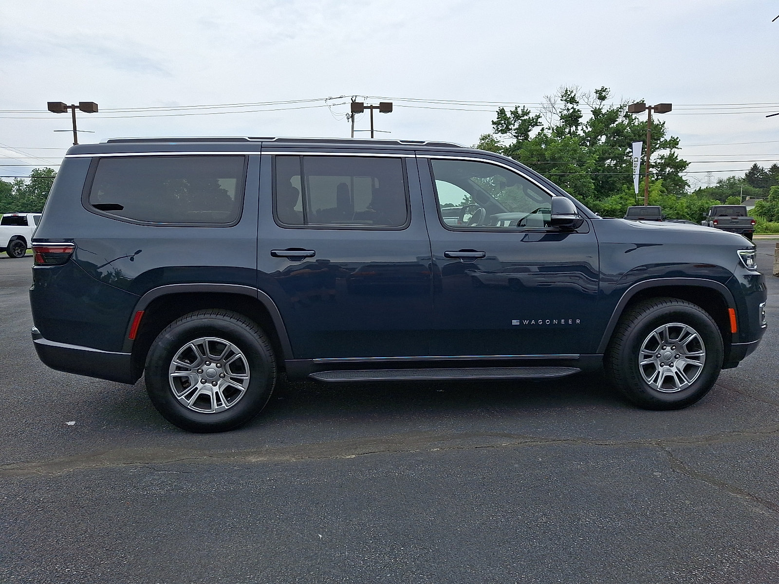 Certified 2022 Jeep Wagoneer Series I AWD/4WD image 7