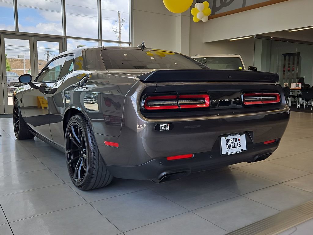 Used 2023 Dodge Challenger SRT Hellcat w/ Driver Convenience Group RWD image 4