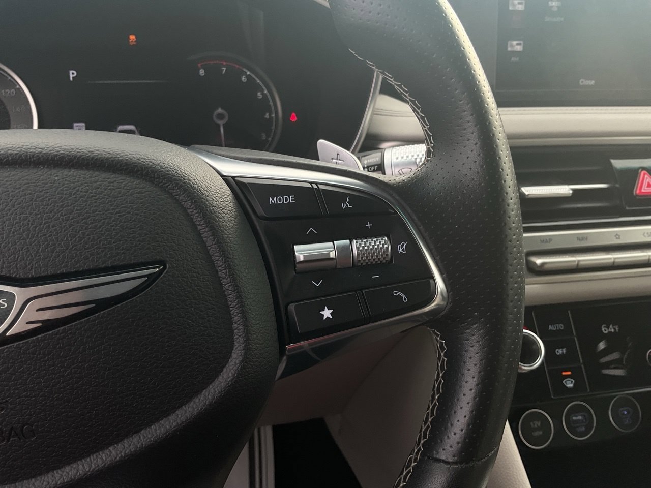 Used 2025 Genesis G70 2.5T RWD image 36