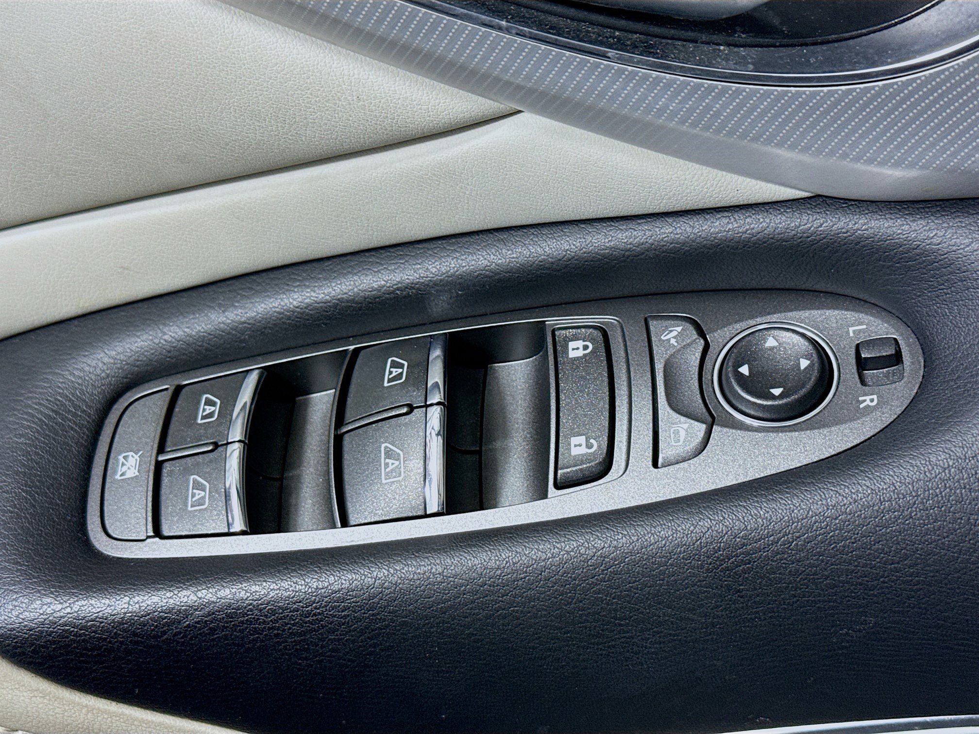 Used 2022 INFINITI Q50 Luxe w/ Cargo Package image 24