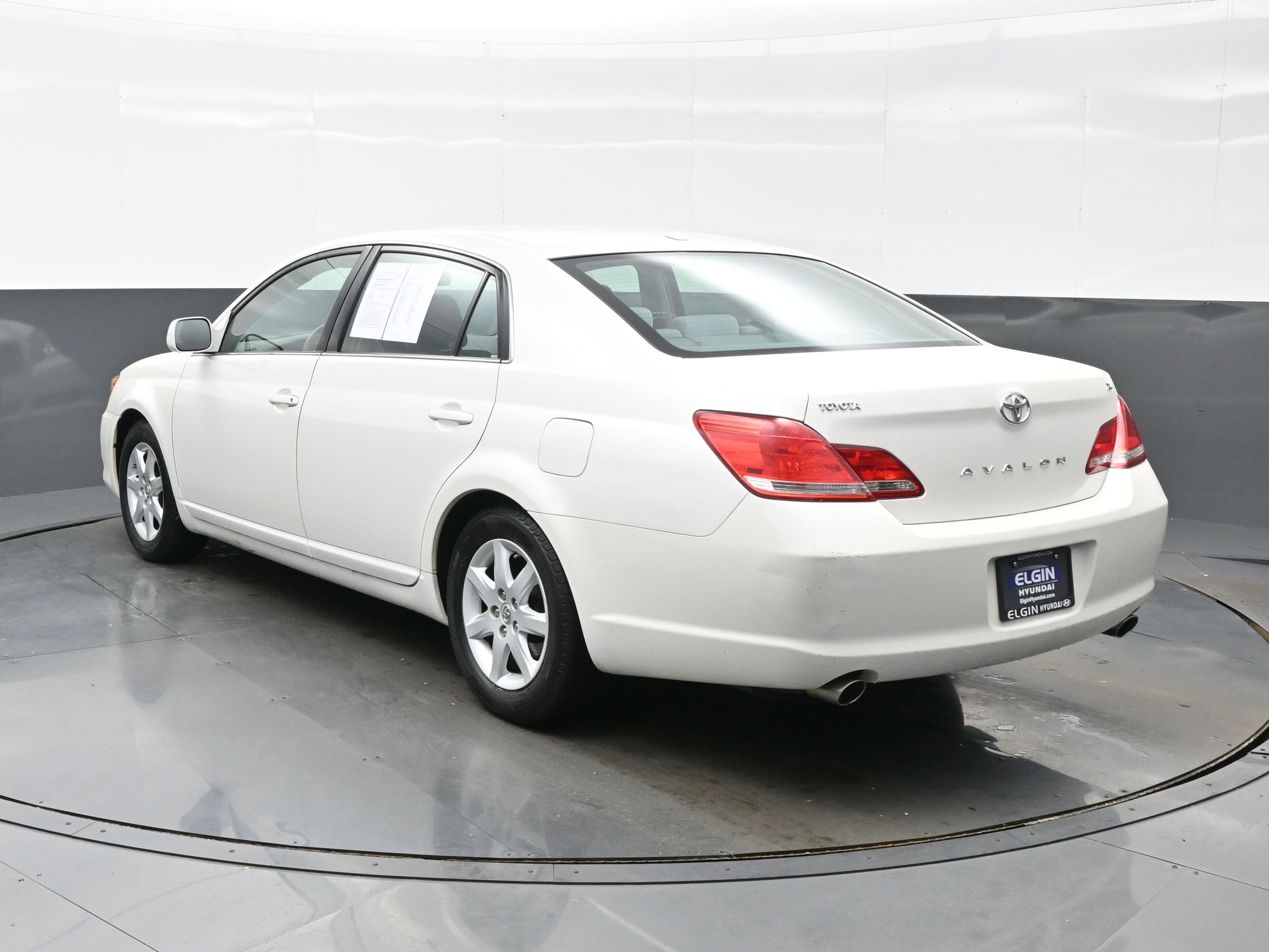 Used 2010 Toyota Avalon XL FWD image 4