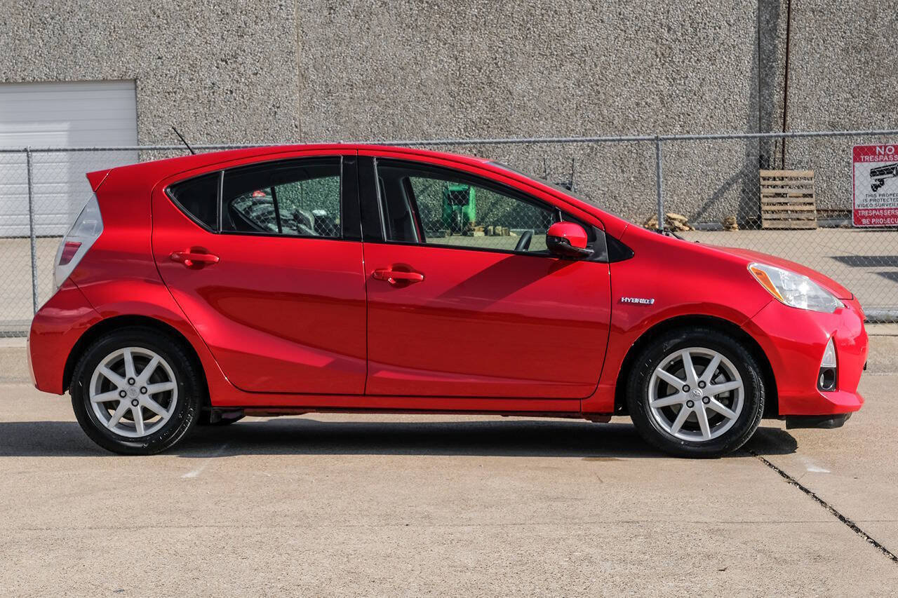 Used 2012 Toyota Prius C Four FWD image 9