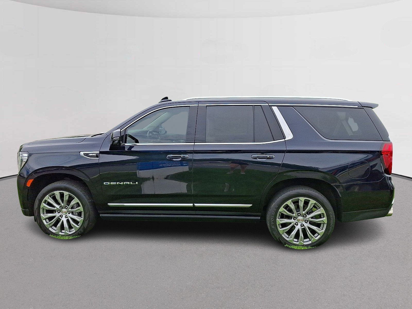 Used 2022 GMC Yukon Denali AWD/4WD image 6