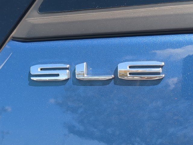 Used 2024 GMC Terrain SLE AWD/4WD image 13