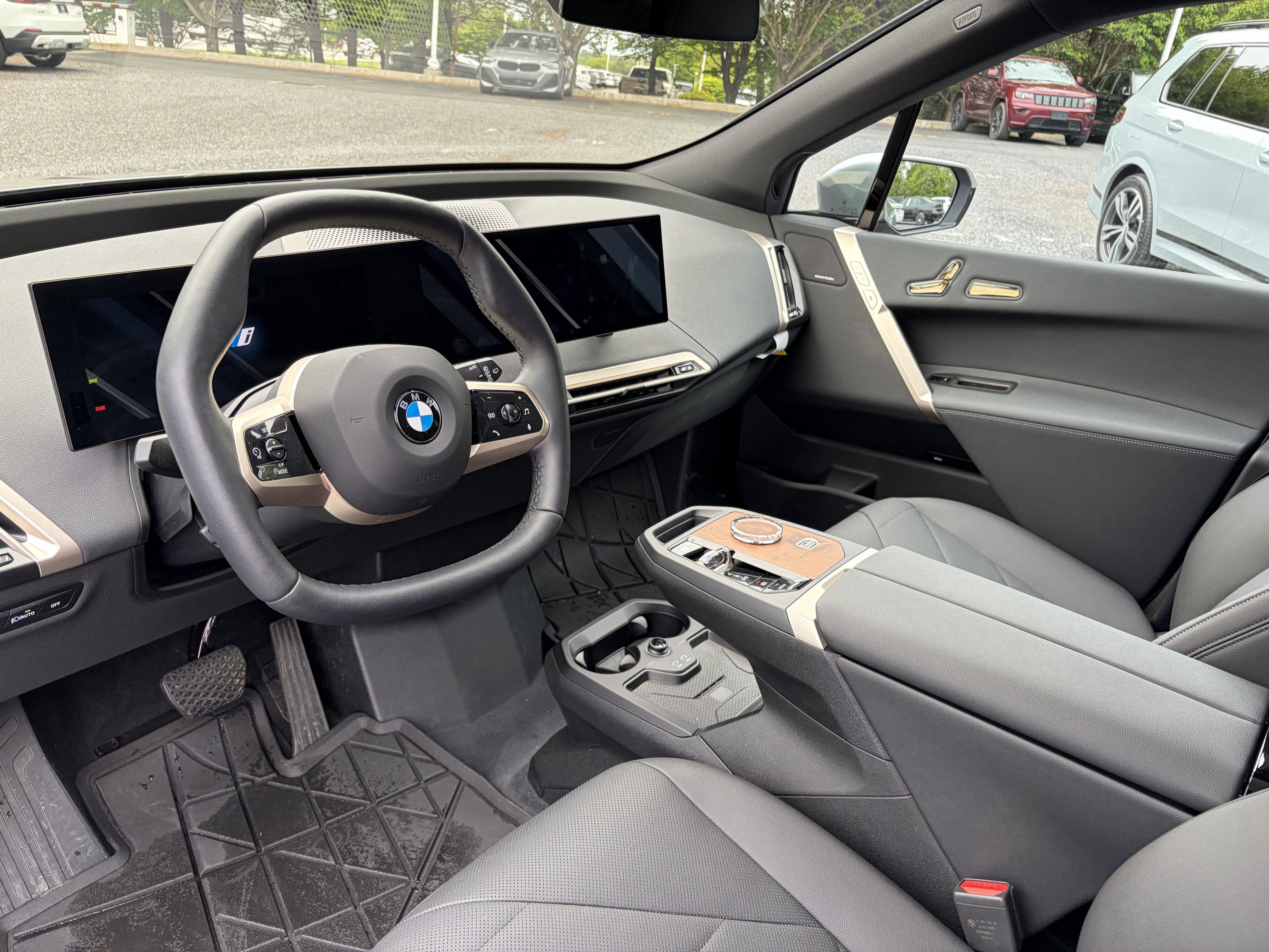 Used 2026 BMW iX xDrive45 w/ Executive Package AWD/4WD image 11