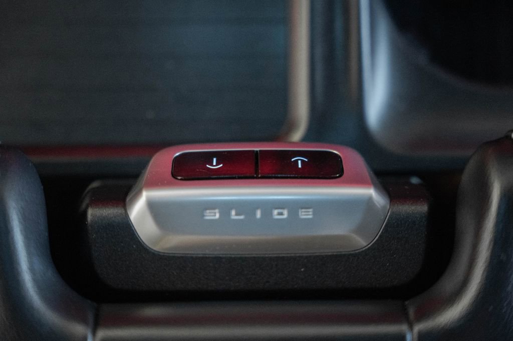 Used 2025 Ford Expedition Platinum w/ Stealth Appearance Package AWD/4WD image 27