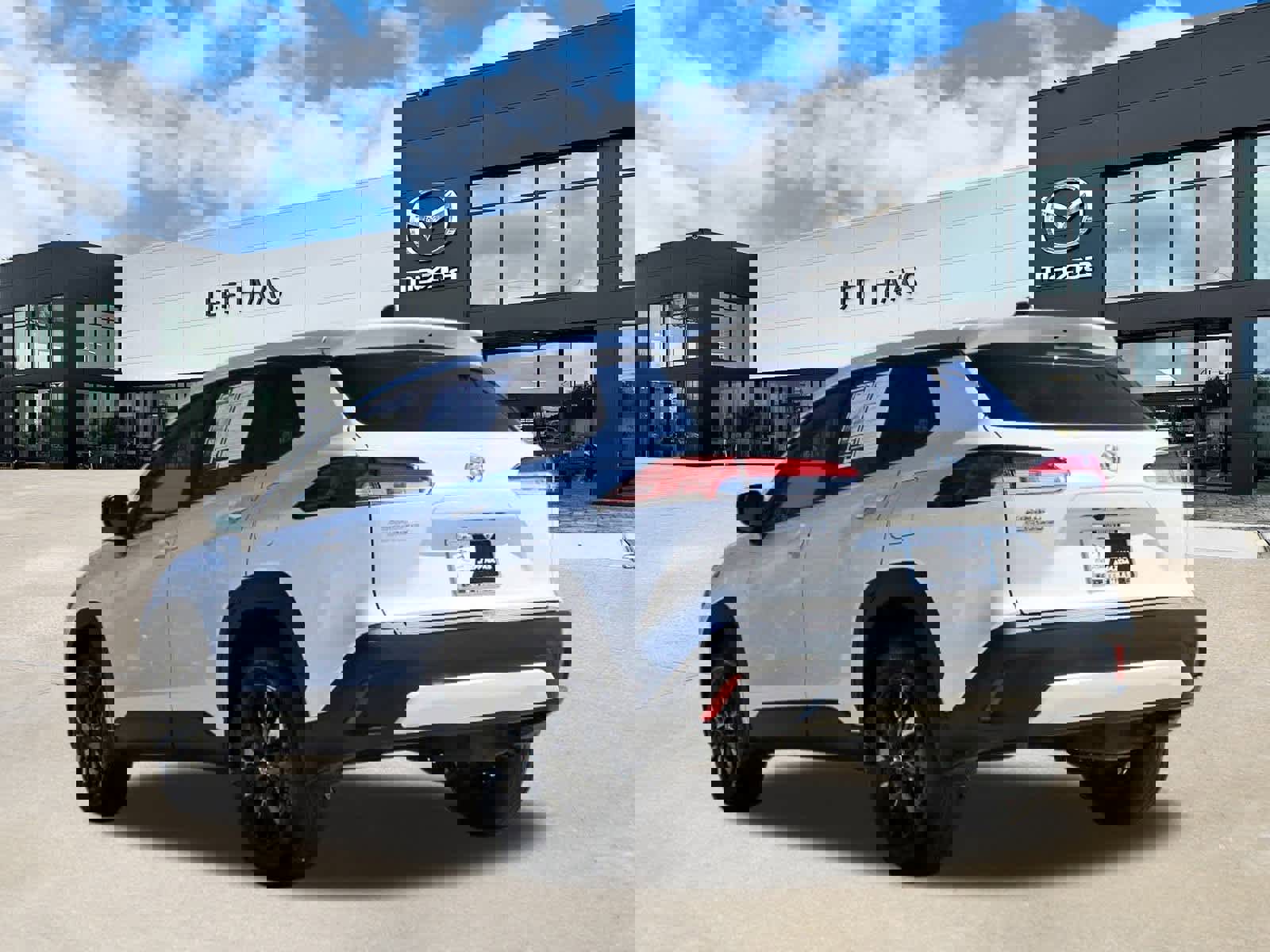 Used 2025 Toyota Corolla Cross L image 2