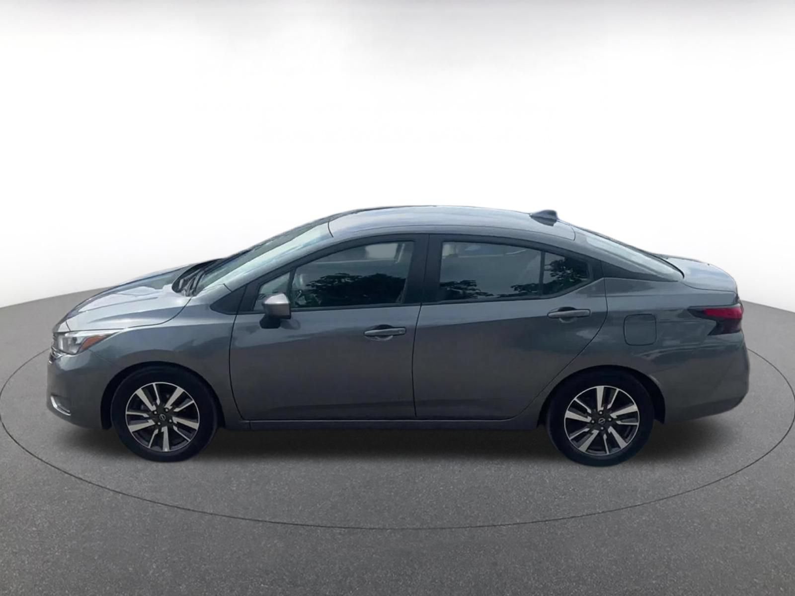 Used 2025 Nissan Versa SV FWD image 7