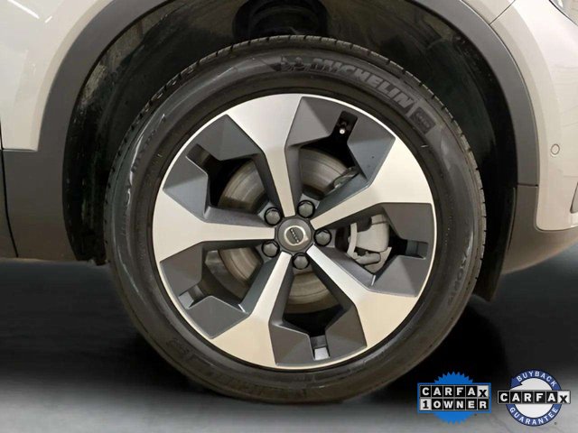Used 2025 Volvo XC40 B5 Plus image 32