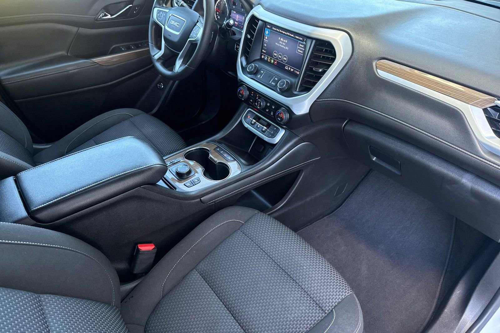 Used 2023 GMC Acadia SLE w/ Driver Convenience Package AWD/4WD image 19