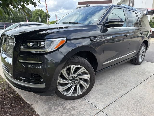 Certified 2022 Lincoln Navigator Reserve AWD/4WD image 1