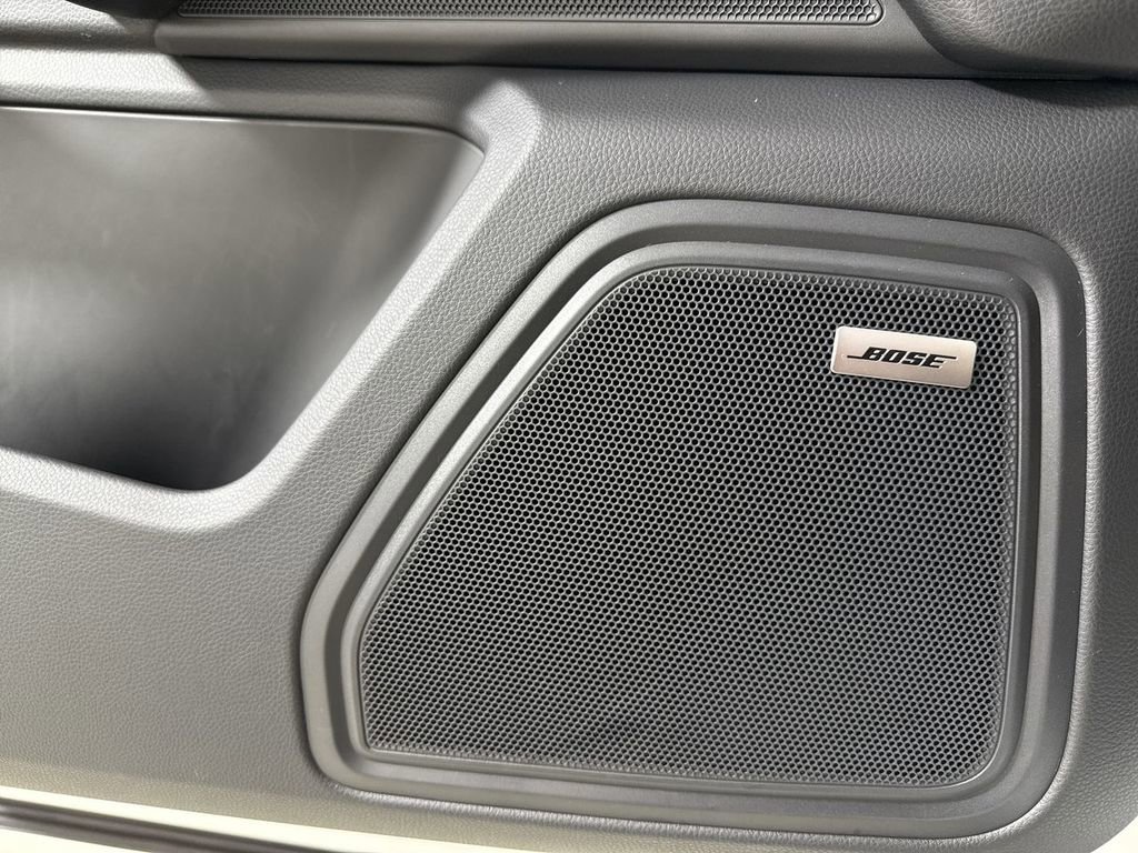 Certified 2025 Porsche Macan image 34