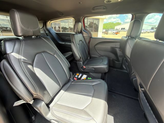 New 2026 Chrysler Voyager LX FWD image 26