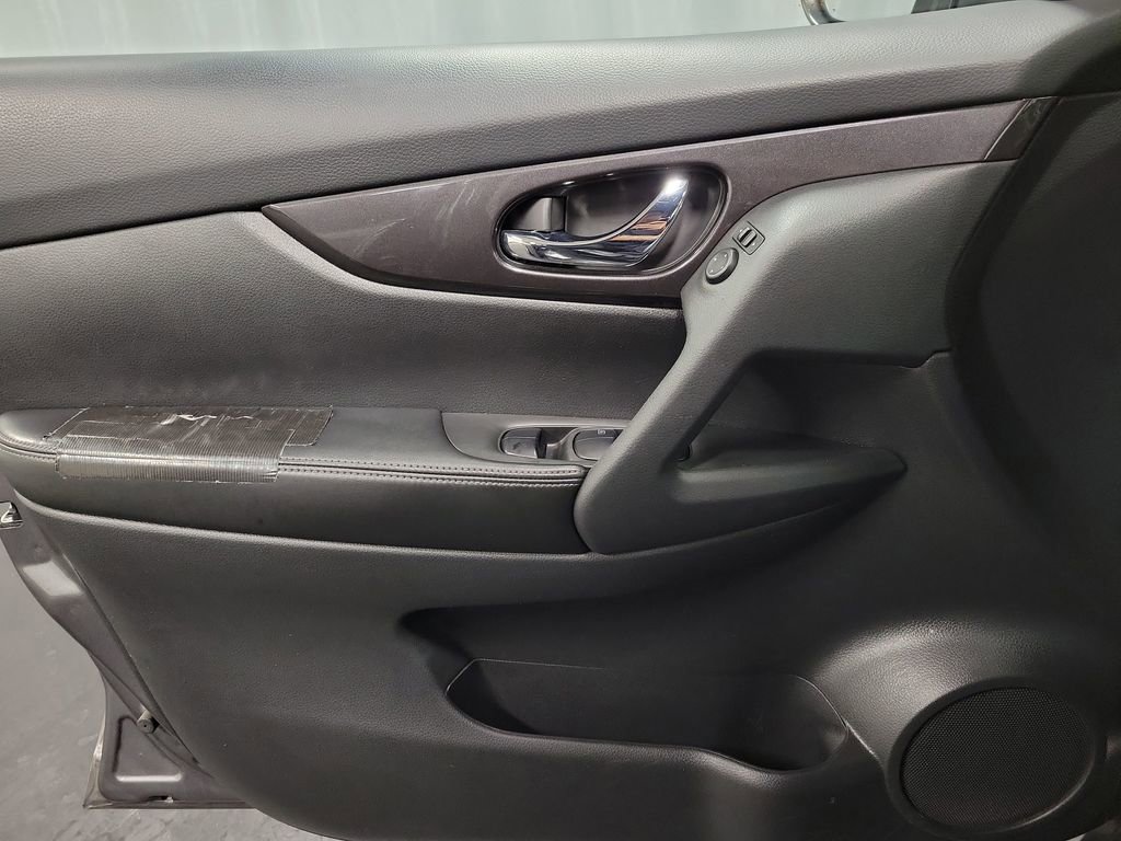 Used 2019 Nissan Rogue S w/ Special Edition Package image 23