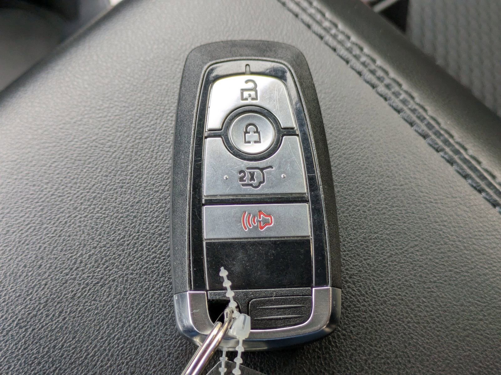 Certified 2023 Ford Explorer XLT image 32