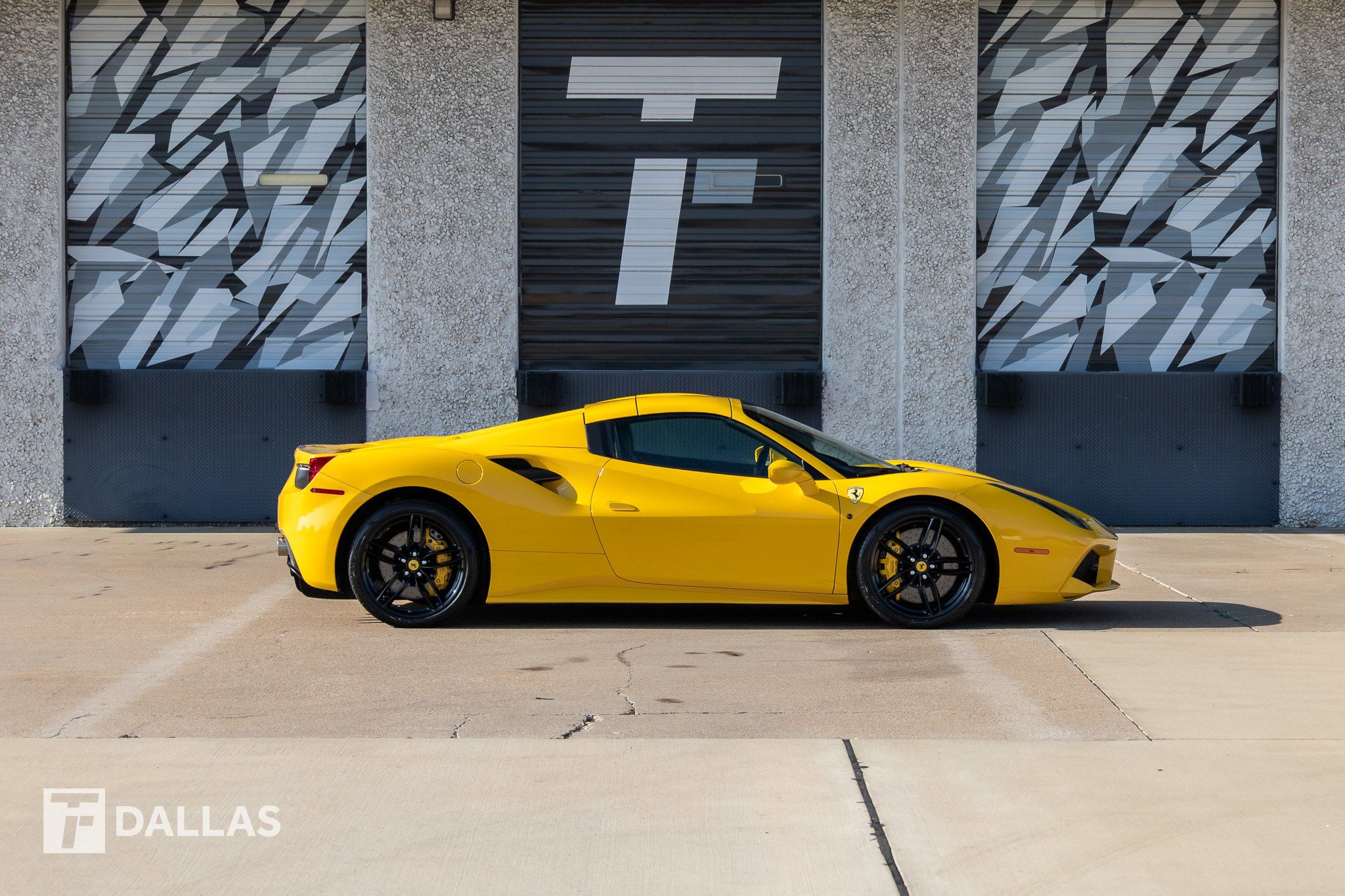 Used 2017 Ferrari 488 Spider RWD image 17