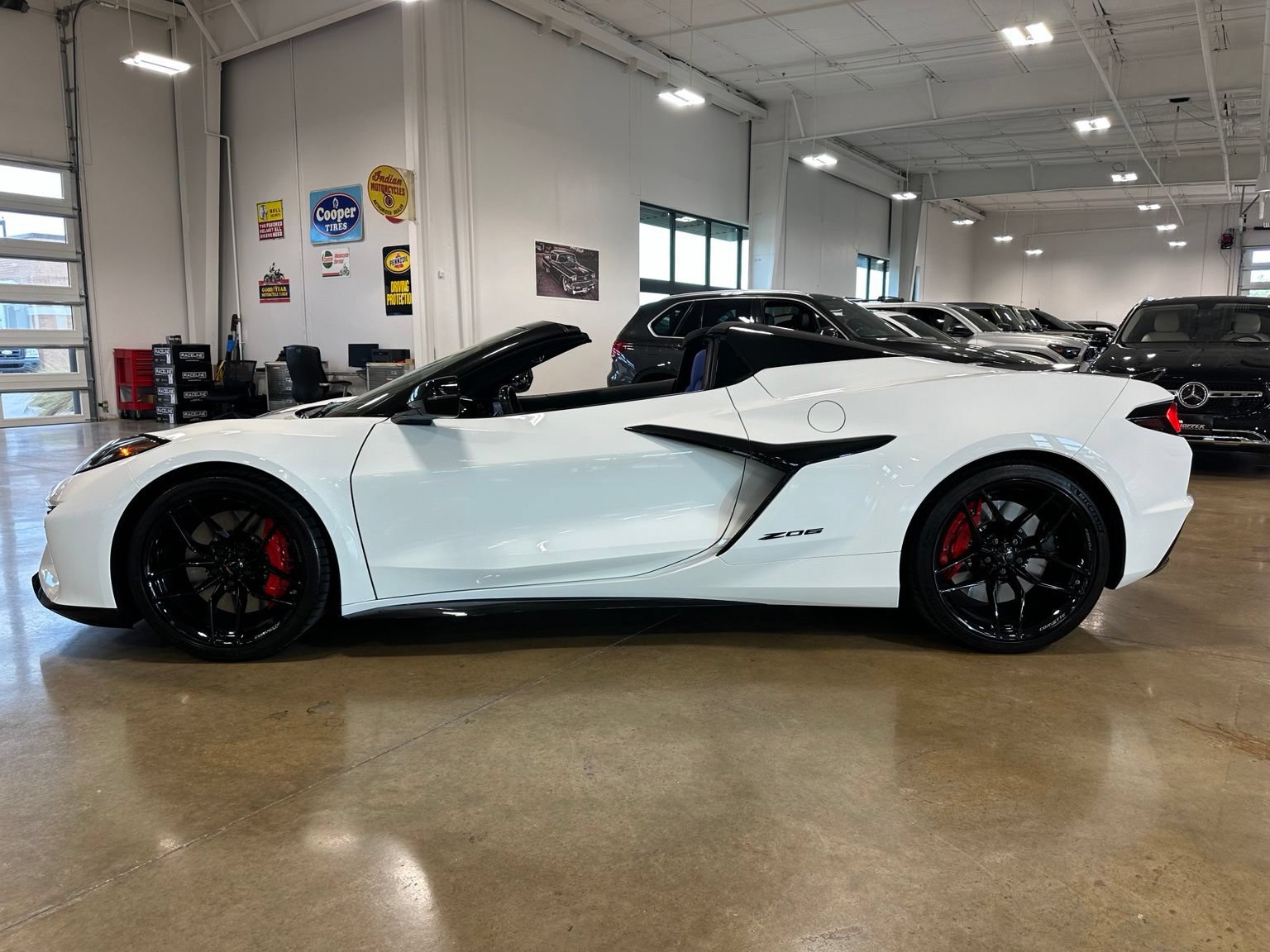 Used 2026 Chevrolet Corvette Z06 w/ Stealth Interior Trim Package RWD image 4
