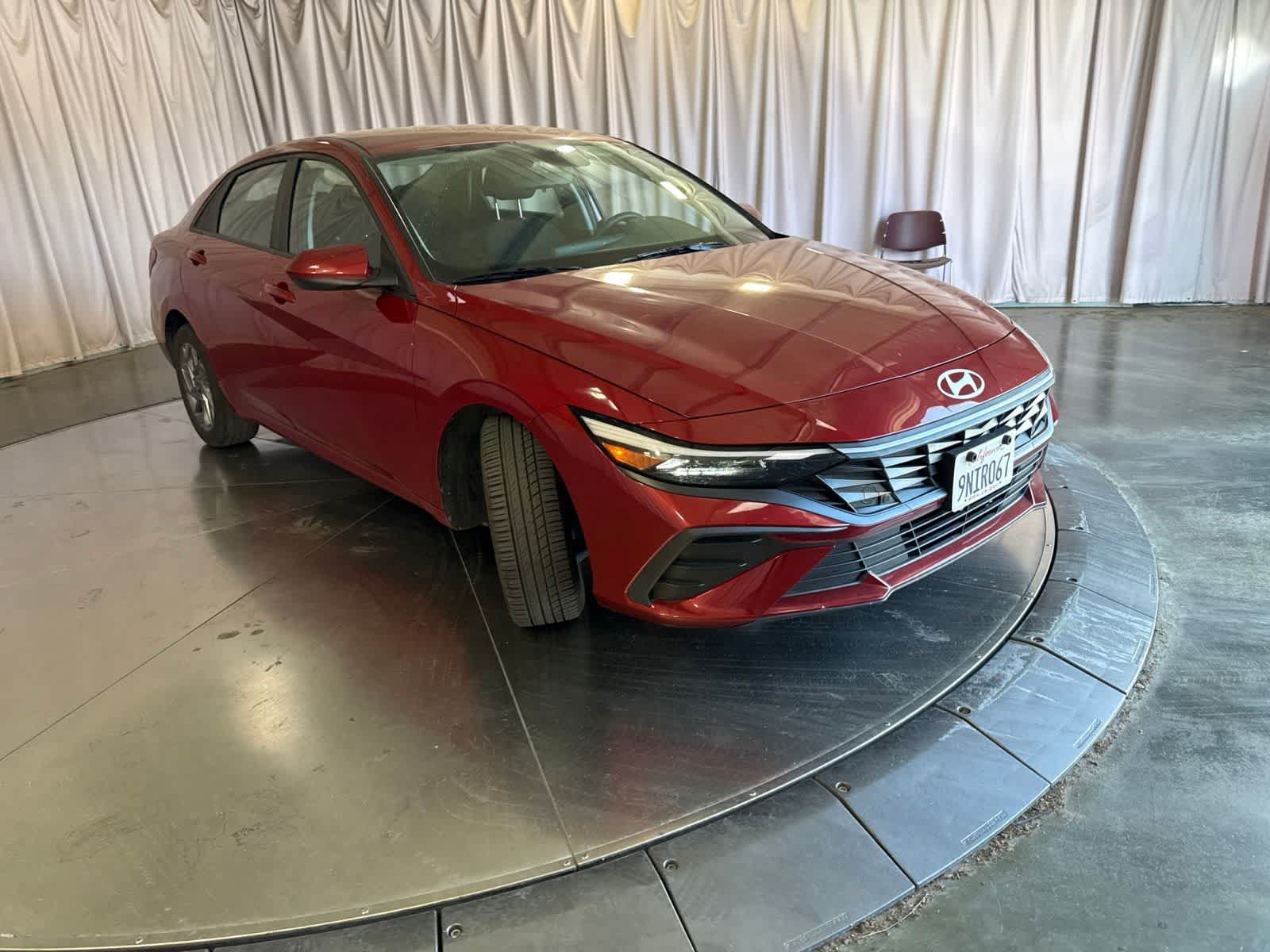 Used 2024 Hyundai Elantra SEL FWD image 3
