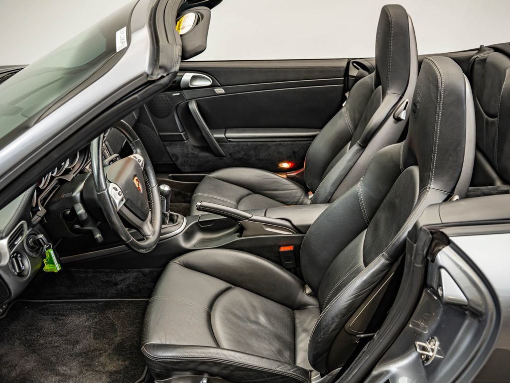 Used 2005 Porsche 911 Carrera S RWD image 5