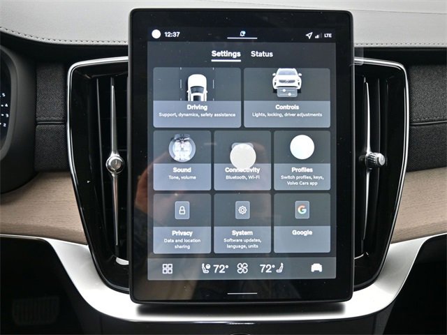 New 2026 Volvo XC90 B6 Plus image 18