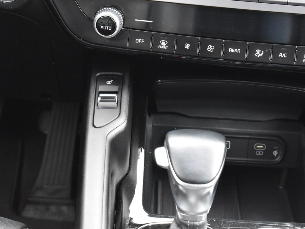 Certified 2025 Kia Telluride S image 22