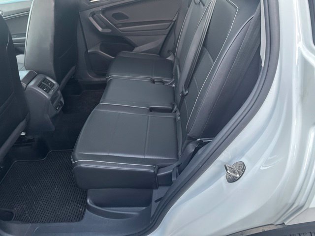 Used 2021 Volkswagen Tiguan SE AWD/4WD image 10