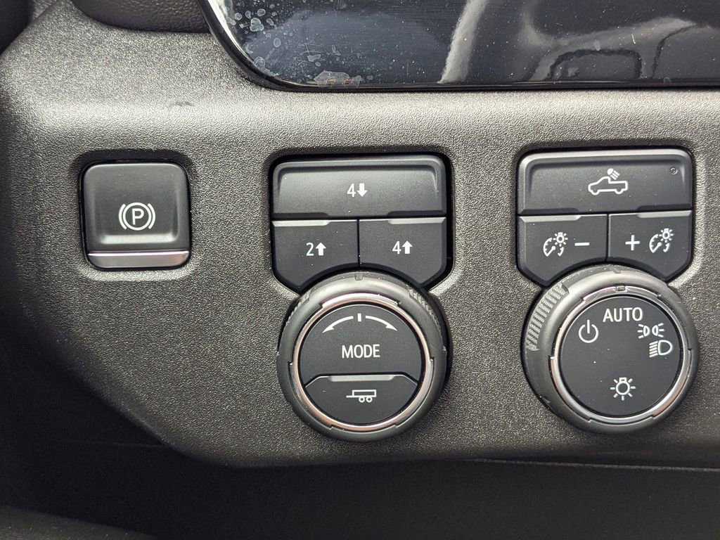 Used 2024 Chevrolet Silverado 3500 LT image 24