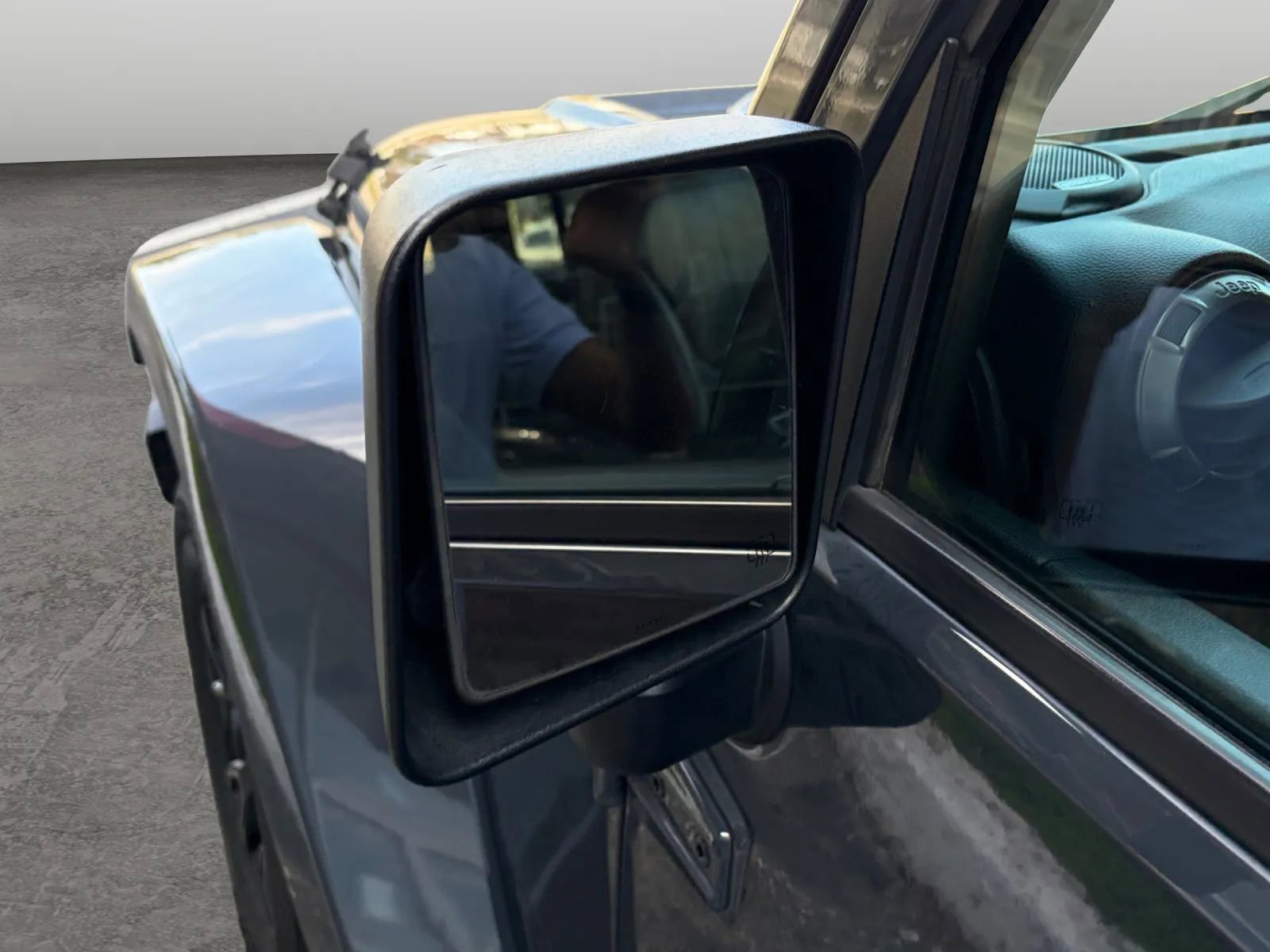 Used 2018 Jeep Wrangler Unlimited Sahara image 27