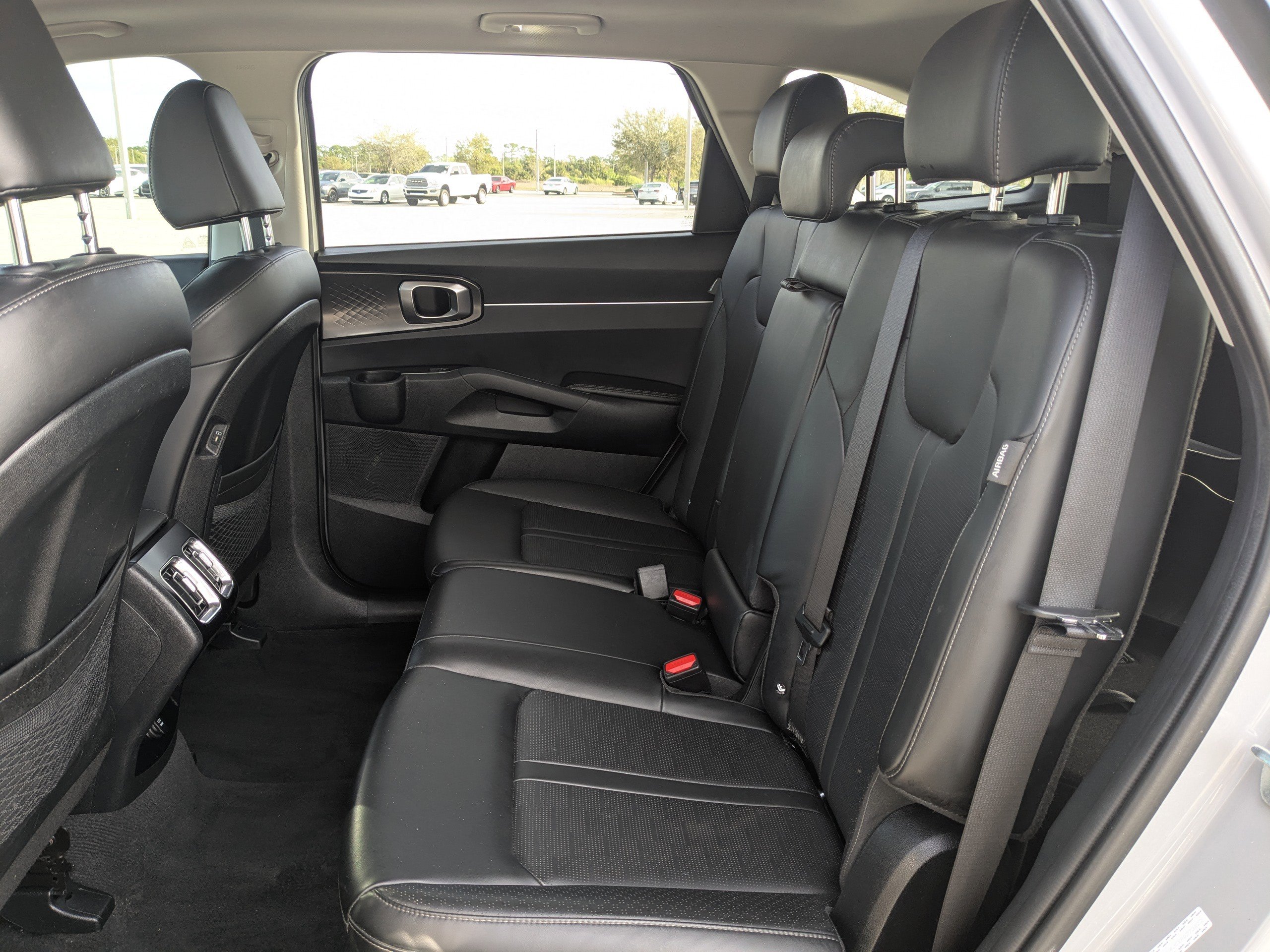 Certified 2024 Kia Sorento S w/ Panoramic Sunroof Package image 14