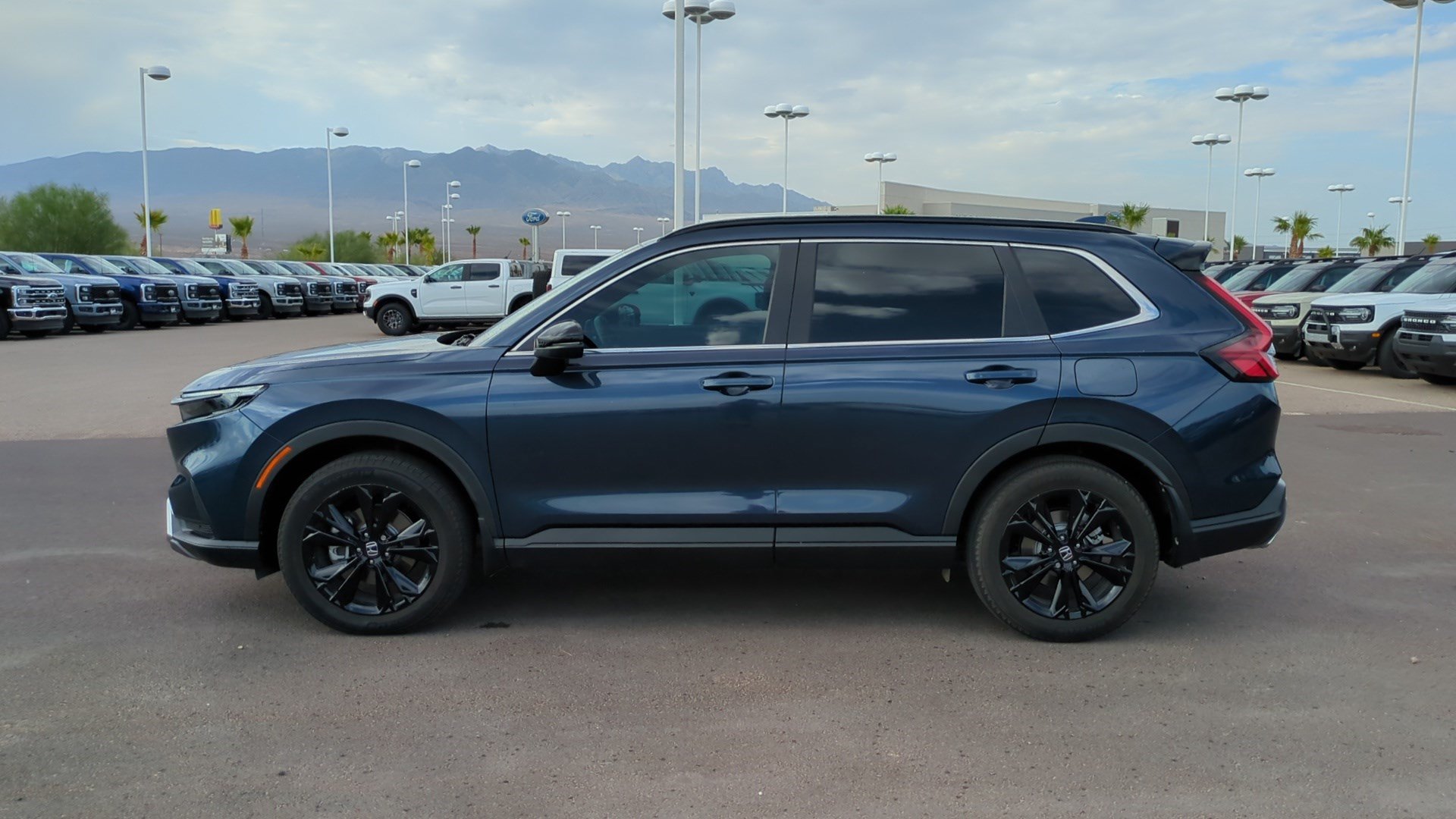 Used 2024 Honda CR-V Sport Touring image 6