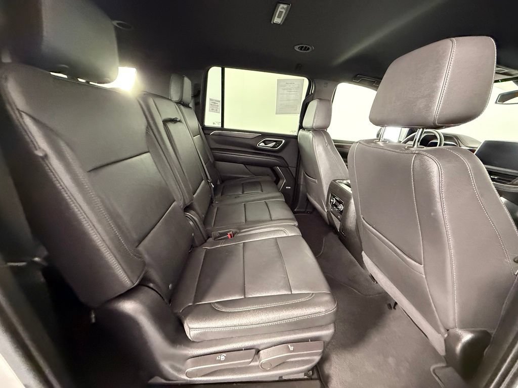 Used 2022 Chevrolet Suburban Z71 AWD/4WD image 16