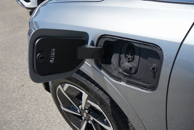 New 2025 Chevrolet Equinox EV LT image 11