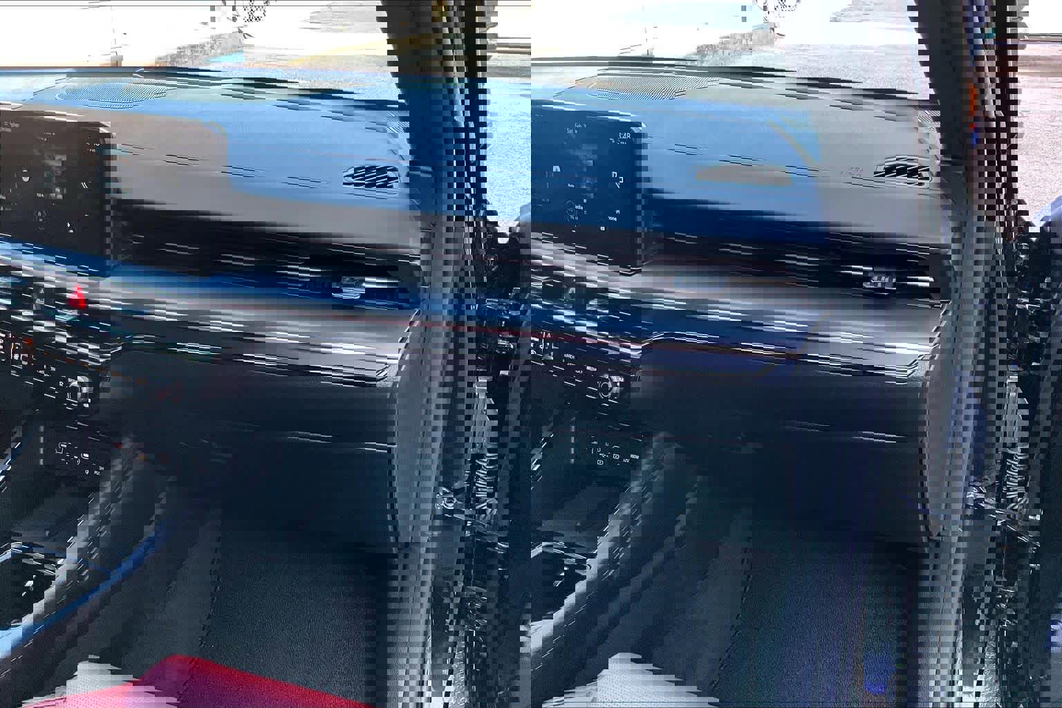 Used 2025 Kia K5 GT-Line w/ GT-Line Premium Package image 18