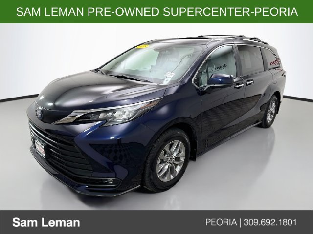 Used 2025 Toyota Sienna XLE w/ XLE Plus Package AWD/4WD image 3