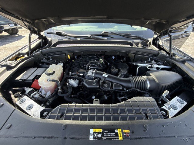 Used 2022 Jeep Grand Cherokee L Limited w/ Black Appearance Package image 18