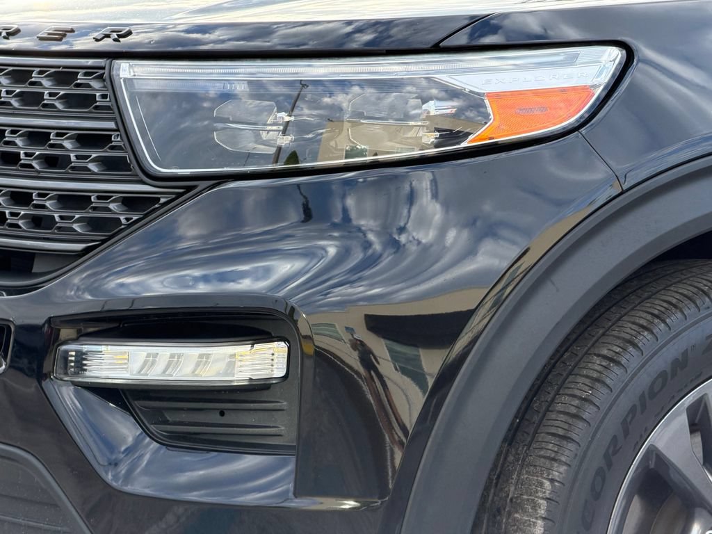 Used 2023 Ford Explorer XLT w/ Equipment Group 202A RWD image 11