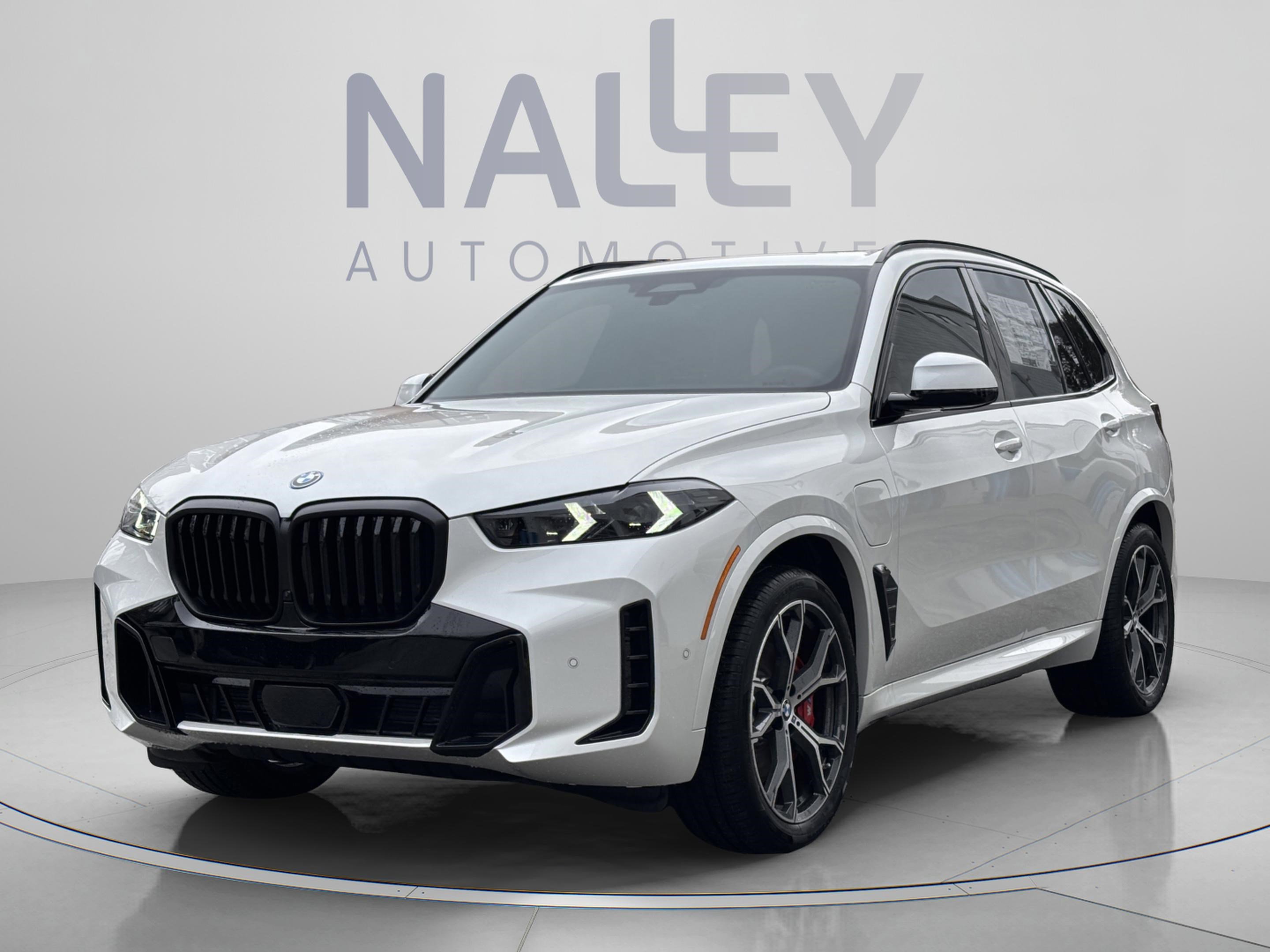 Used 2026 BMW X5 xDrive50e w/ M Sport Package image 1